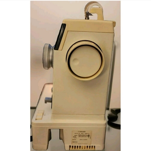 Vintage Singer 6233 Sewing Machine w/ Case, REFURBISHED and RESTORED - Picture 6 of 8